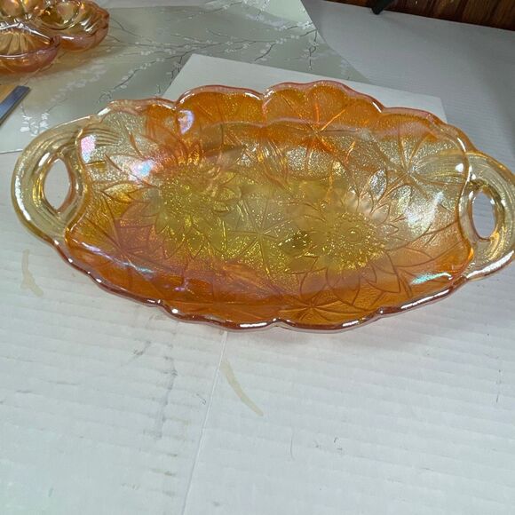 Vintage Carnival Indiana Glass Co. Marigold Lily Pons iridescent dish. - Picture 7 of 7